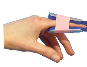 Stecca per frattura dita a campana farmasplint misura piccola preformata in alluminio modellabile con imbottitura in spugna poliuretanica antiallergica radiotrasparente 7 cm